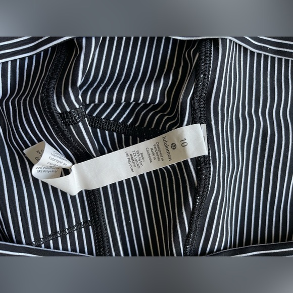 NWOT Lululemon Wunder Under Crop 21” size 10 - Picture 2 of 7